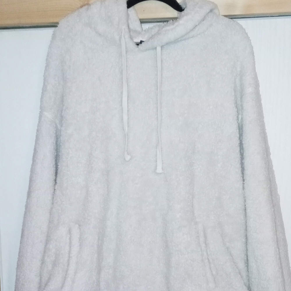 Universal Thread Sharpa hoodie